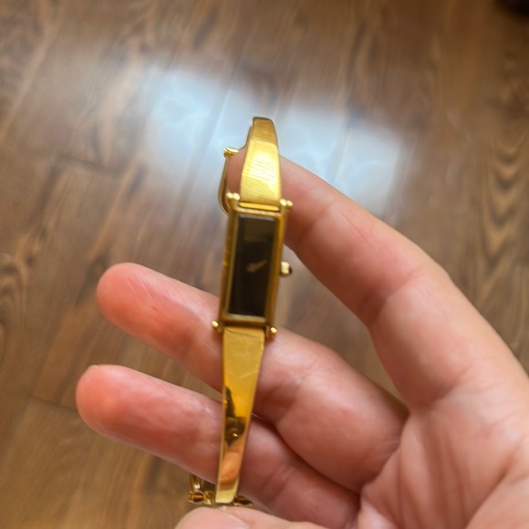 Gucci gold watch - Picture 11 of 15